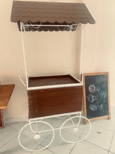 Carrinho de Guloseimas Vintage com Toldo