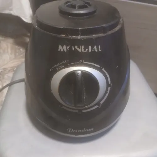 Vende se liquidificador mondial sem copo , cor preto