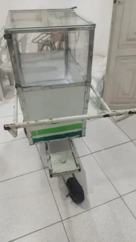 Vendo um carrinho de doce e uma bicicleta cargueira 