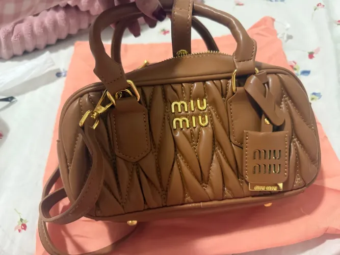 Bolsa Miu Miu Matelassê Original - Luxo e Estilo