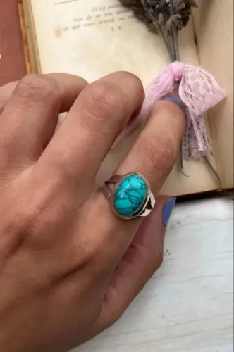 anel vintage em prata com pedra turquesa natural, boho chic