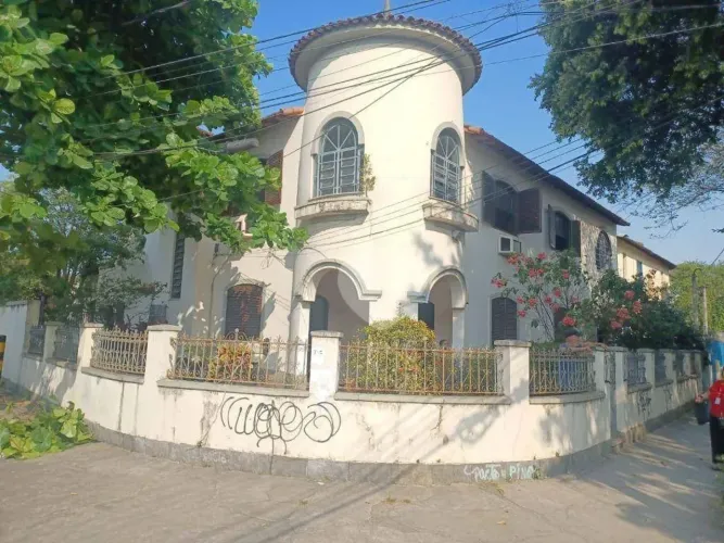 Casa ampla 392 m2 próxima ao Carioca Shopping