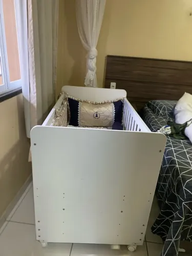 Berço Branco com detalhes