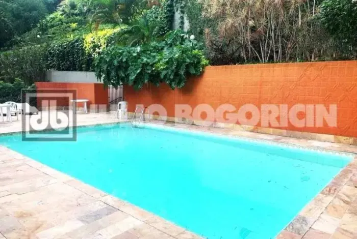 Gávea - Rua bucólica com guarita - Excelente prédio infra total de lazer - Apartamento mar