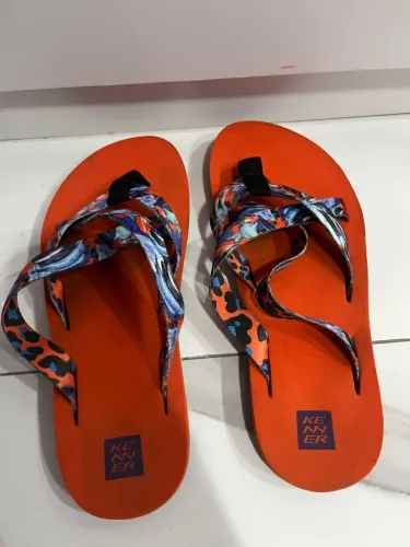 Sandália Kenner Laranja com estampa floral