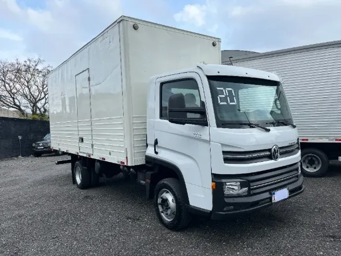 VW/ 9.170 2020 com Baú Furgão