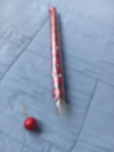 Bola de Natal vermelha com purpurina