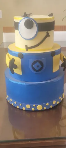Bolo decorativo para festas infantis