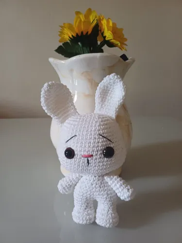 Coelhinho de crochê amigurumi