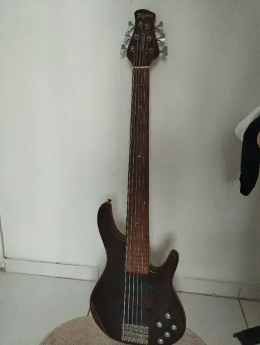 Baixo Tagima Millennium 5