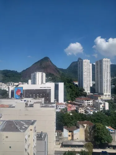 Alugo apartamento 100% reformado.