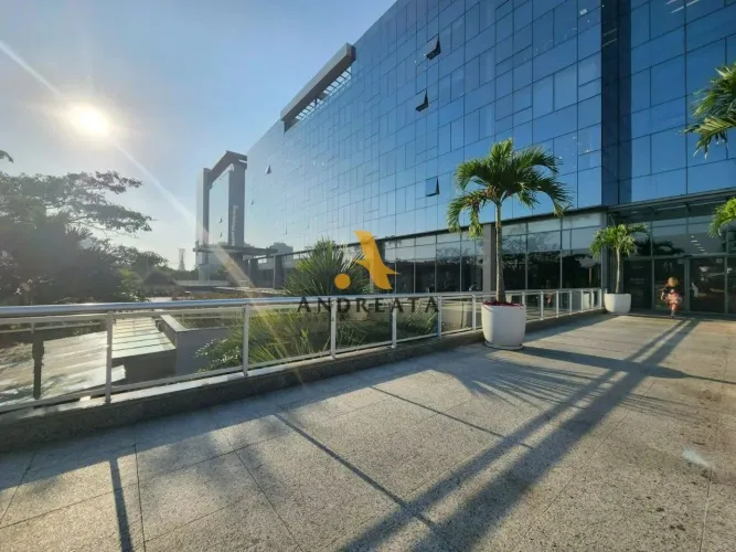 Venda de Sala Comercial, 33 m², por R$ 700 mil, no condomínio Vogue Square em Barra da Tij