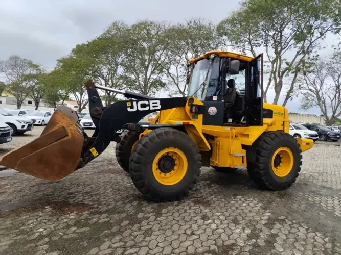 Pá Carregadira JCB 422ZX 12T
