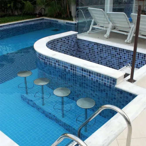 Banco de piscina em inox