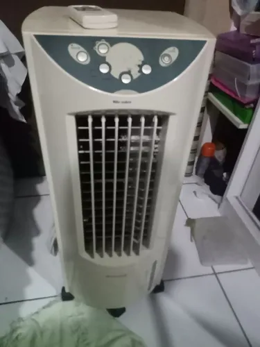 Vende-se climatizador semi novo 