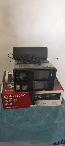 Vendo 2 DVDs automotivos Sony e Pioneer ler descrição abaixo.