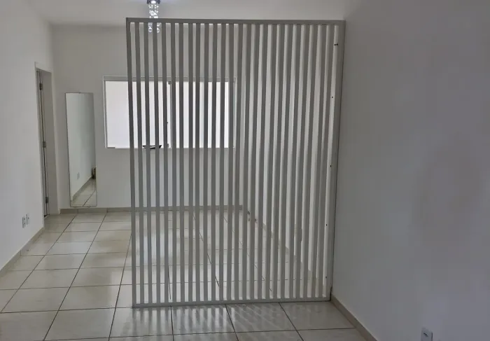 Divisória de fixar na parede 1,62m X 2,2m
