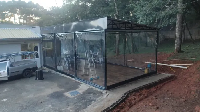 CORTINAS EM LONA TRANSPARENTE 