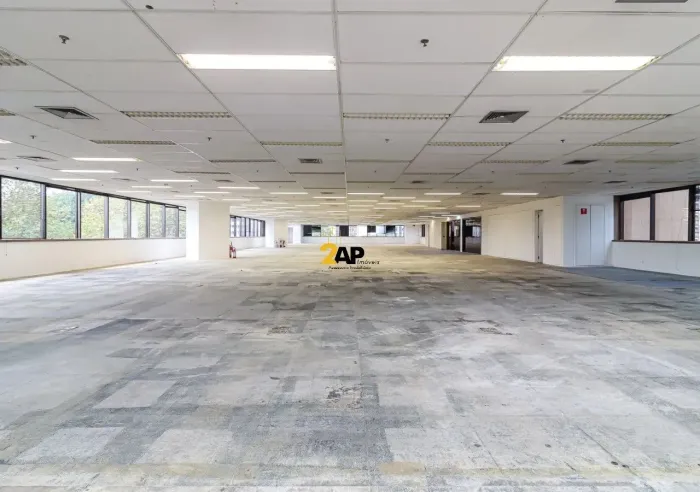 Sala Comercial para aluguel no Brooklin com 885m², 10 Banheiros e 16 Vagas de Garagem!