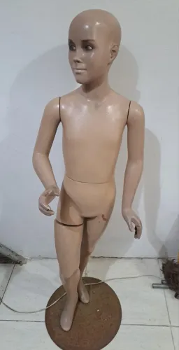 MANEQUIM INFANTIL PARA LOJA