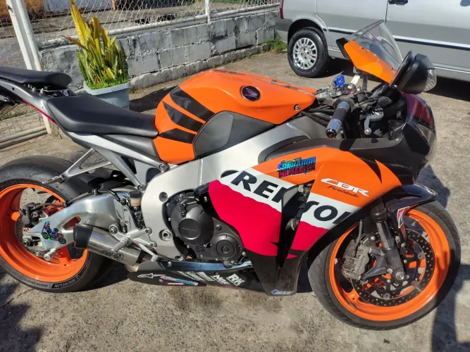 CBR 1.000 fire Blade RR a top