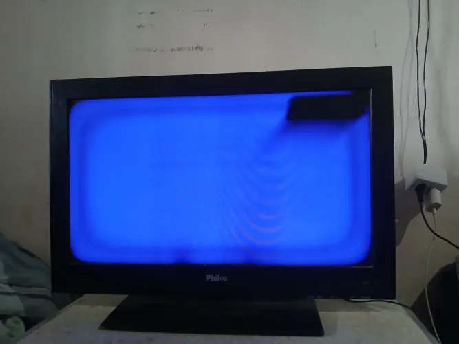 2 TVs LED para Conserto ou Retirada de Peças