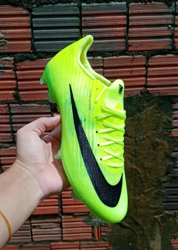 CHUTEIRA NIKE MERCURIAL VERDE