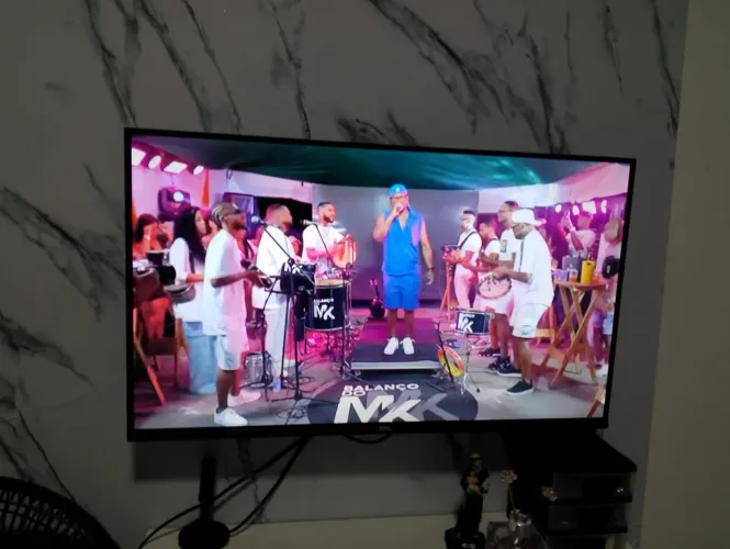 Vendo esses 2, o celular e a televisão por um valor só
