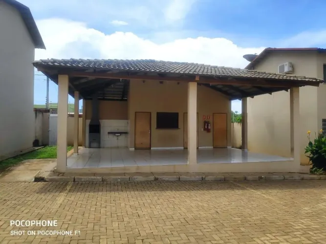 Sobrado com 2 quartos e churrasqueira no Residencial Brisas da Serra em Palmas