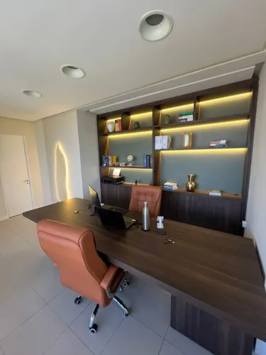 Conjunto Móveis Planejados Escritório MDF Amadeirado ? Estante LED + Mesa ? São Luís MA