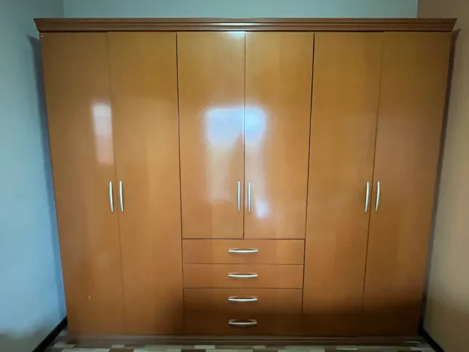 Guarda-roupa 6 portas e 4 gavetas