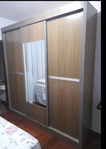 Guarda roupa de casal