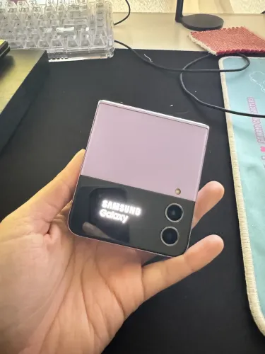 GALAXY Z FLIP 4 - Tela quebrada