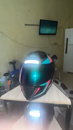 Capacete
