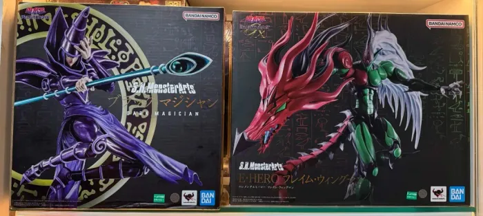 Dark magician Mago Negro + Elemental Hero S.H.MonsterArts Bandai