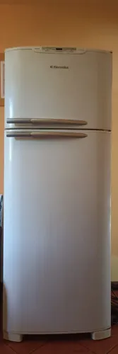 GELADEIRA ELECTROLUX 413L