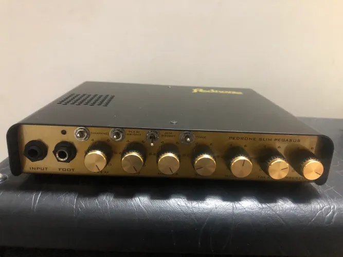 Pedrone Slim Pegasus: Marshal Plexi e JCM 800
