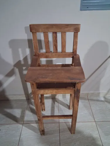 CADEIRÃO DE ALIMENTAÇÃO