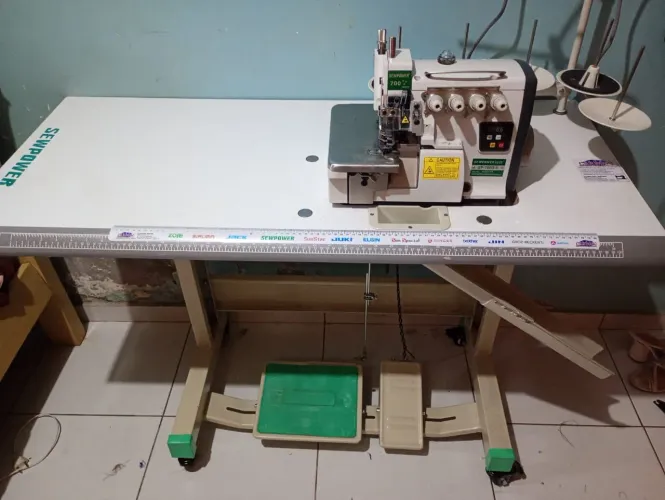 Máquina interlok 