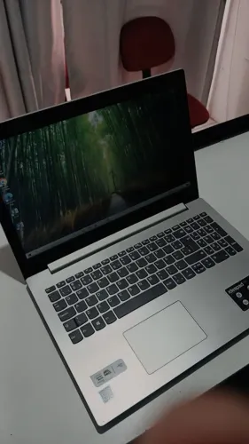 Notebook Lenovo idealpad core I3