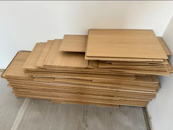 30 m² de Piso Laminado Amadeirado + Rodapés - Ótimo Estado