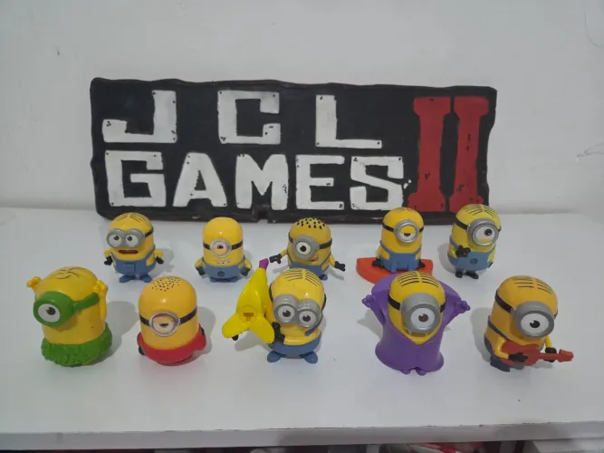 Vendo coleção de Bonecos dos Minions em perfeito estado de conservação.