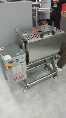 misturador de carnes 60kg / motor weg 1 cv