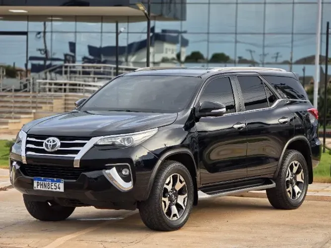 Toyota Hilux SW4 SRX 4X4 2.8 TDI 16V Dies. Aut. 2018