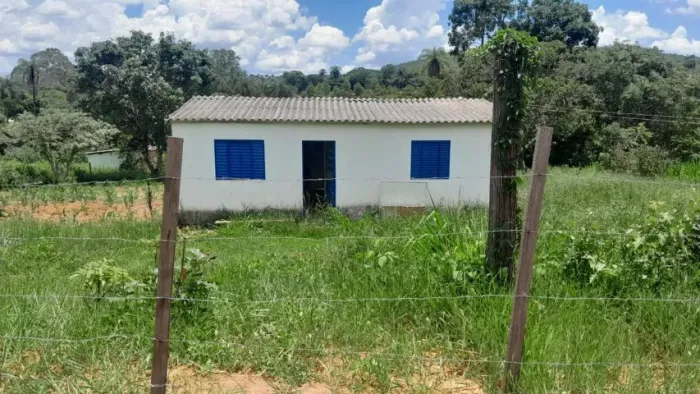 Terreno com casa, corrego no fundo em Jaboticatubas terreno 6.000m²