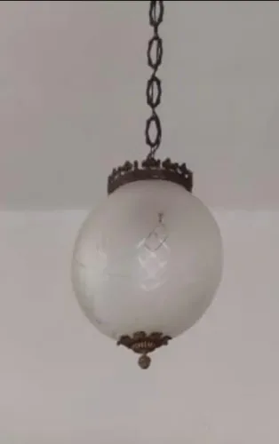 Lustre, abajur e penteadeira em bronze