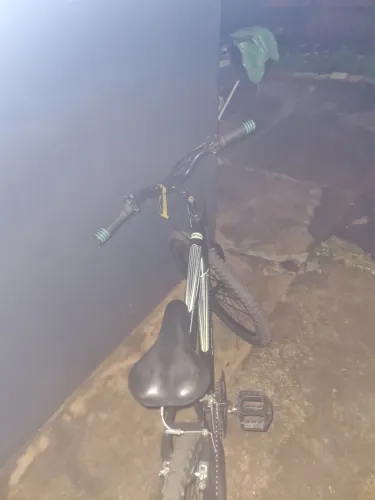 Vendo troco duas bicicleta uma aro 26 new bike ou caloi aro 24 e um cell galaxy s20 fe 