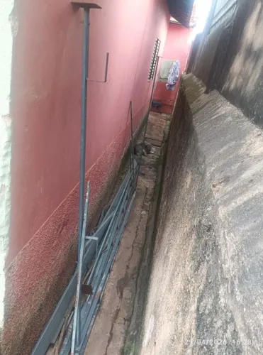 Estrutura de ferro para garagem com  6 telhas de 1,50m X 5 m pra dois carros tranquilo