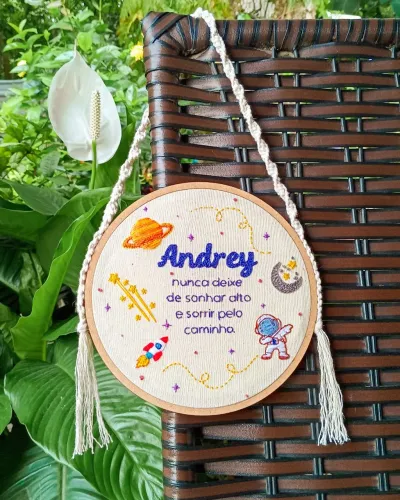 BORDADOS À MÃO 