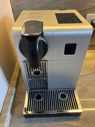 Cafeteira Nespresso Gran Latissima